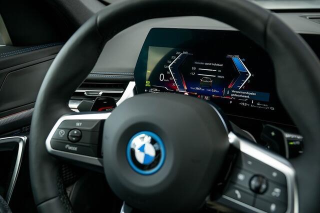BMW X1 xDrive25e M Sport | Driving Ass. Plus | 20' Inch | Comfort Access | Adaptief M onderstel | Stoelverwarming |