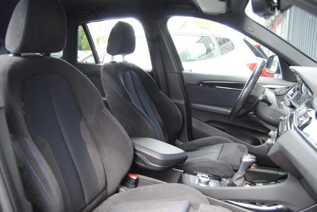BMW X1 xDrive20i Cent Hi.Ex | M-Sport pakket | Trekhaak | Cruise