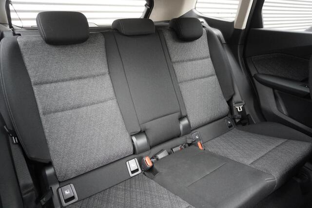 BMW X1 sDrive18i | Trekhaak met elektrisch wegklapbare kogel | Achteruitrijcamera | Harman-Kardon sound system | Extra getint glas | Comfort Access