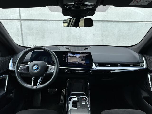 BMW X1 xDrive25e M Sport | 360 Camera l HUD l Veel opties