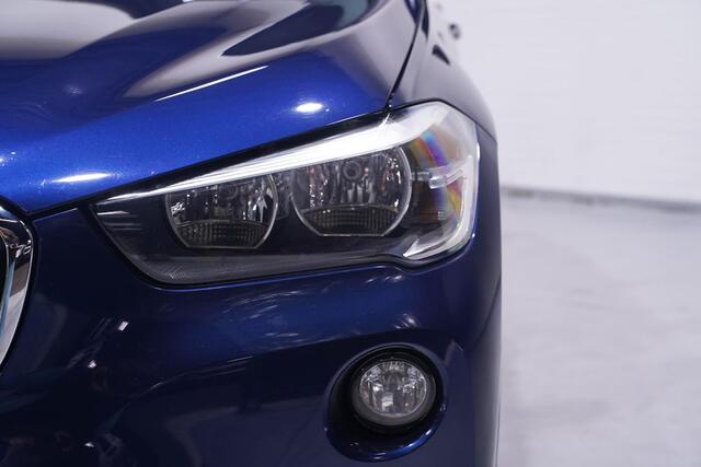 BMW X1 sDrive18i Advantage Navi Sportstoelen Clima Stoelverwarming PDC v+a 19 Inch velgen
