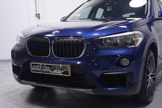 BMW X1 sDrive18i Advantage Navi Sportstoelen Clima Stoelverwarming PDC v+a 19 Inch velgen