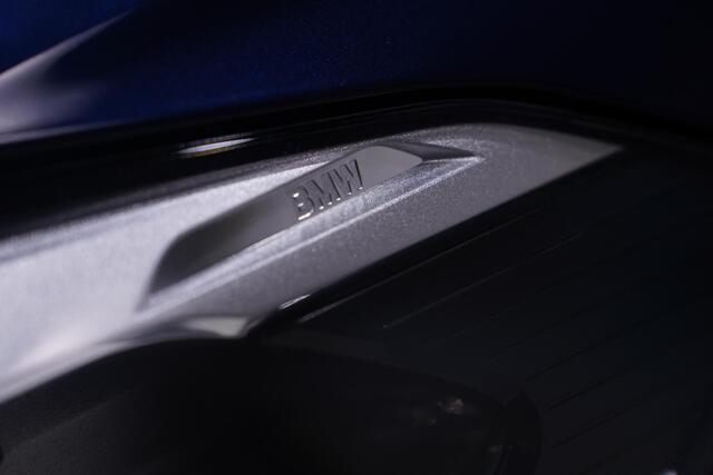 BMW X1 sDrive18i Advantage Navi Sportstoelen Clima Stoelverwarming PDC v+a 19 Inch velgen