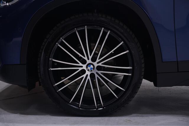 BMW X1 sDrive18i Advantage Navi Sportstoelen Clima Stoelverwarming PDC v+a 19 Inch velgen