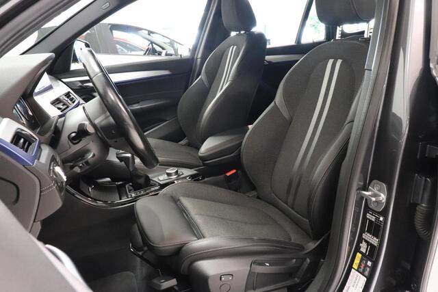 BMW X1 xDrive25e Executive | Climate control | Navigatie | Parkeersensor | LED koplampen | Stoelverwarming | Trekhaak |