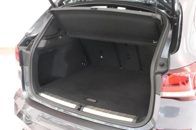 BMW X1 xDrive25e Executive | Climate control | Navigatie | Parkeersensor | LED koplampen | Stoelverwarming | Trekhaak |