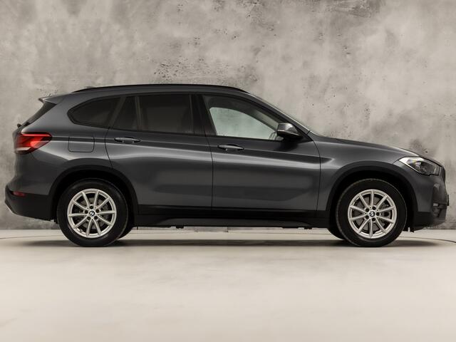 BMW X1 xDrive25e High Executive 221Pk Automaat (GROOT NAVI, CLIMATE, STOELVERWARMING, GETINT GLAS, SPORTSTOELEN, CAMERA, ELEK ACHTERKLEP, NIEUWE APK, NIEUWSTAAT)