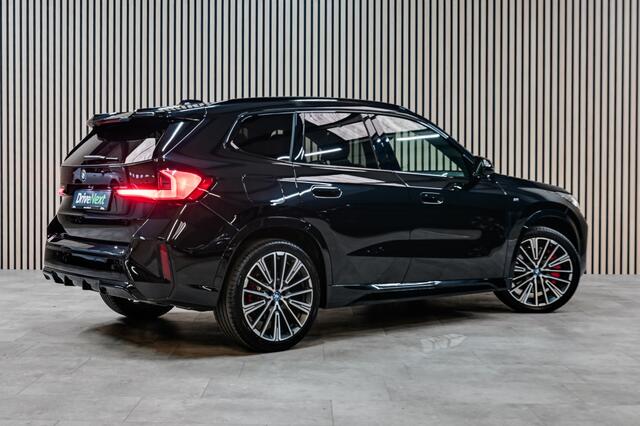 BMW X1 30 e xDrive M Sport Pro | PANO | HUD | ACC | STOELVERWARMING | S