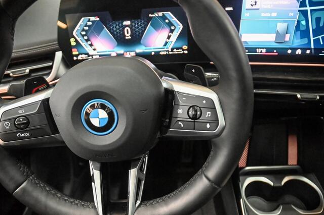 BMW X1 30 e xDrive M Sport Pro | PANO | HUD | ACC | STOELVERWARMING | S