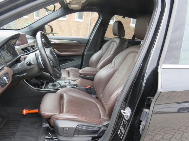 BMW X1 sDrive20i Corporate Lease High Executive * Rijklaarprijs incl. garantie * Automaat * PDC V+A * Electrische A-Klep * Carplay Android * Head Up *