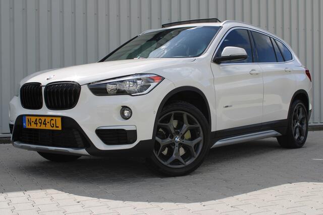 BMW X1 XDRIVE2.8I High Executive | Incl. 12 maanden garantie | Stoelverwarming | Cruise control | Climate control | Parkeercamera | Schuif/kantel dak | Elektrische achterklep | Memory seat | Navigatie | Bluetooth |