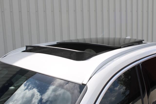 BMW X1 XDRIVE2.8I High Executive | Incl. 12 maanden garantie | Stoelverwarming | Cruise control | Climate control | Parkeercamera | Schuif/kantel dak | Elektrische achterklep | Memory seat | Navigatie | Bluetooth |