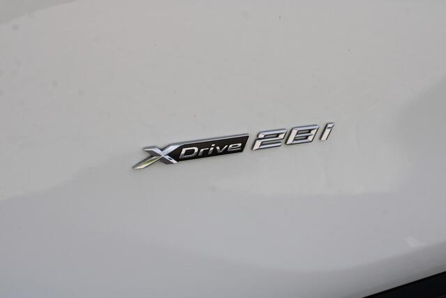 BMW X1 XDRIVE2.8I High Executive | Incl. 12 maanden garantie | Stoelverwarming | Cruise control | Climate control | Parkeercamera | Schuif/kantel dak | Elektrische achterklep | Memory seat | Navigatie | Bluetooth |