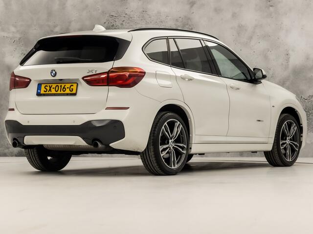 BMW X1 sDrive20i M Sport High Executive 192Pk Automaat (PANORAMADAK, M PAKKET, DEALER ONDERHOUDEN, GROOT NAVI, HEAD-UP DISPLAY, HARMAN/KARDON, ELEK SPORTSTOELEN, CAMERA, ELEK ACHTERKLEP, STOELVERWARMING, NIEUWSTAAT)