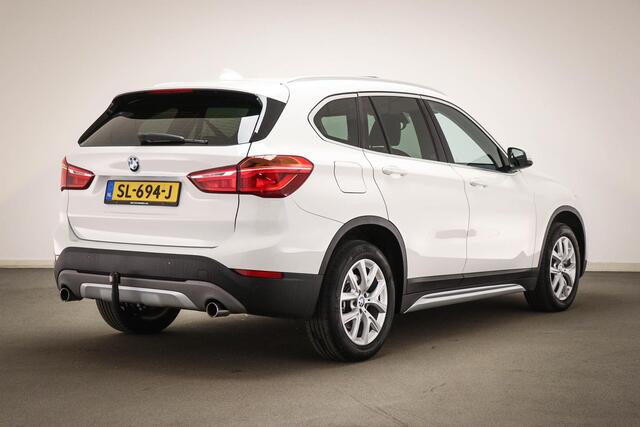 BMW X1 xDrive20i High Executive | AUDIO MEDIA PACK | PANORAMADAK | HEAD UP | STOELVERWARMING | TREKHAAK