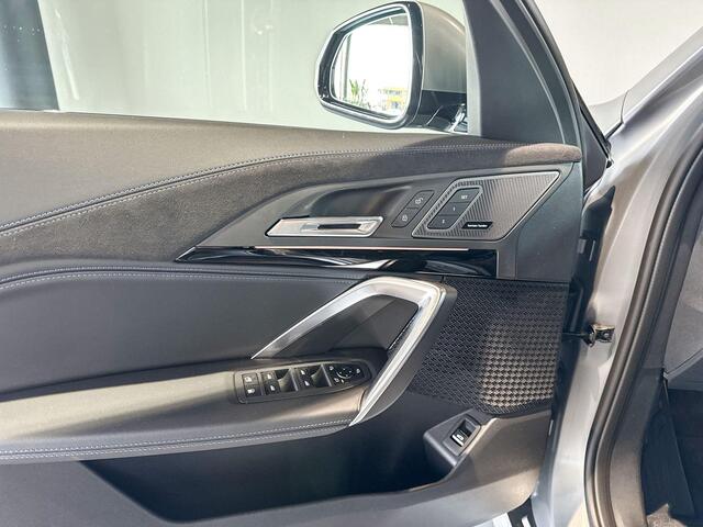 BMW X1 xDrive25e | M Sport Pro | Glazen Panoramadak | Harman Kardon | Stoelverwarming | Head-Up Display | Trekhaak |