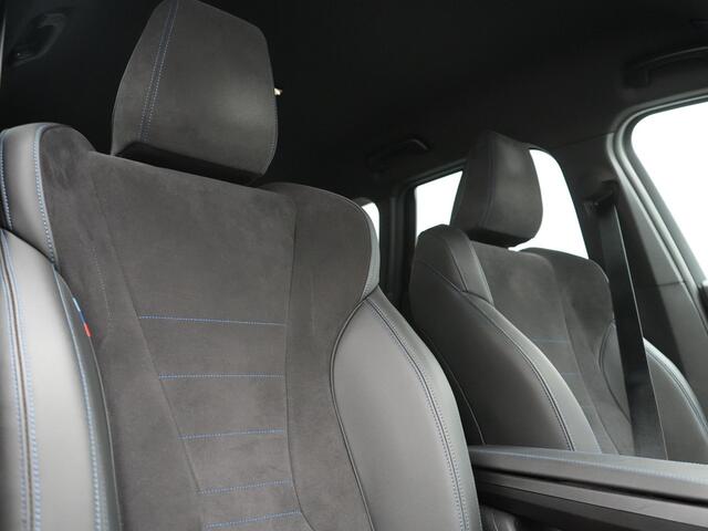 BMW X1 xDrive25e M Sport PHEV 245pk Dealer O.H. | Trekhaak Af Fabriek | Camera | Alcantara Sportstoelen Memory & Verwarmd | Adaptief Onderstel | Keyless | Sfeerverlichting | Adaptive LED | Widescreen Navi | DAB | Plug In Hybrid |