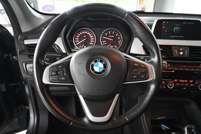 BMW X1 sDrive18i Executive Automaat Clima Navigatie Trekhaak Stoelverwarming Cruise 100% Onderhouden! Inruil Mogelijk!