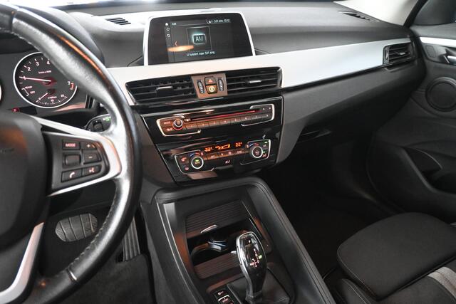 BMW X1 sDrive18i Executive Automaat Clima Navigatie Trekhaak Stoelverwarming Cruise 100% Onderhouden! Inruil Mogelijk!