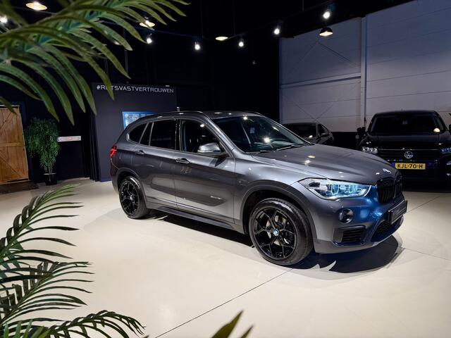 BMW X1 sDrive18i Advantage Aut Navi|Carplay|Xenon|PDC Grijs!
