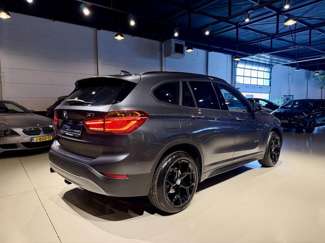 BMW X1 sDrive18i Advantage Aut Navi|Carplay|Xenon|PDC Grijs!