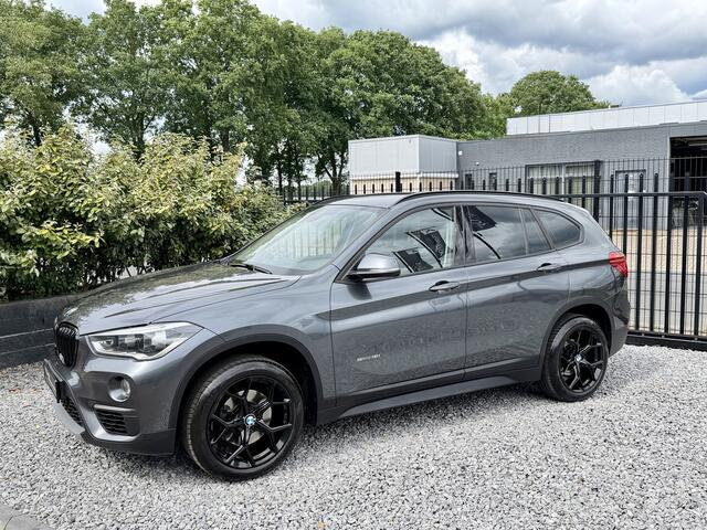BMW X1 sDrive18i Advantage Aut Navi|Carplay|Xenon|PDC Grijs!