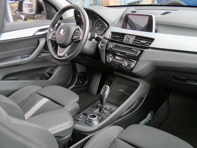 BMW X1 sDrive18i Executive | CAMERA | NAVIGATIE | 1.700kg Trekgew. |