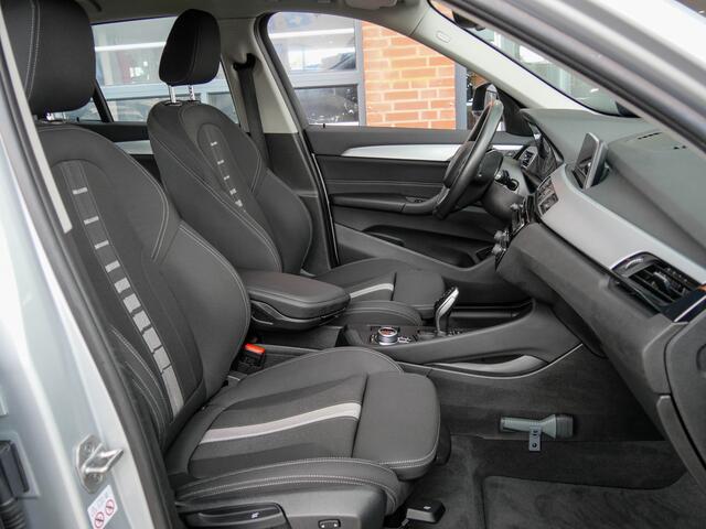 BMW X1 sDrive18i Executive | CAMERA | NAVIGATIE | 1.700kg Trekgew. |