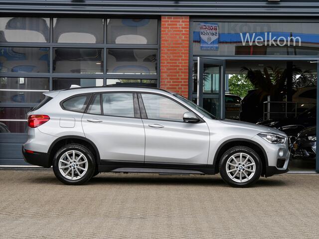 BMW X1 sDrive18i Executive | CAMERA | NAVIGATIE | 1.700kg Trekgew. |
