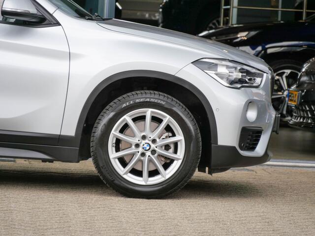 BMW X1 sDrive18i Executive | CAMERA | NAVIGATIE | 1.700kg Trekgew. |