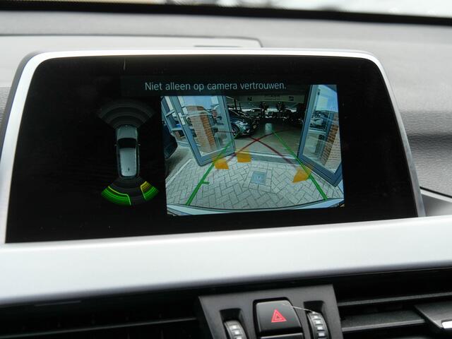 BMW X1 sDrive18i Executive | CAMERA | NAVIGATIE | 1.700kg Trekgew. |
