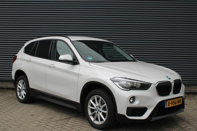 BMW X1 sDrive18i Executive Navigatie Wit-Metallic PDC