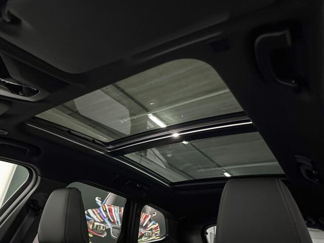 BMW X1 sDrive20i | M-Sport Pro | Travel Pack | Harman/Kardon | Panoramadak | Comfort Access | Driving Assistant Plus | Huisselectie