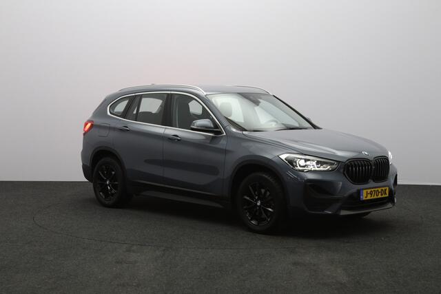 BMW X1 sDrive18i High 140 PK Executive Edition, Trekhaak, Head-Up Display, Stoelverwarming, Sportstoelen