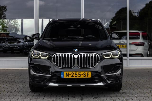 BMW X1 xDrive25e High Executive | Pano | Leder | Head-up