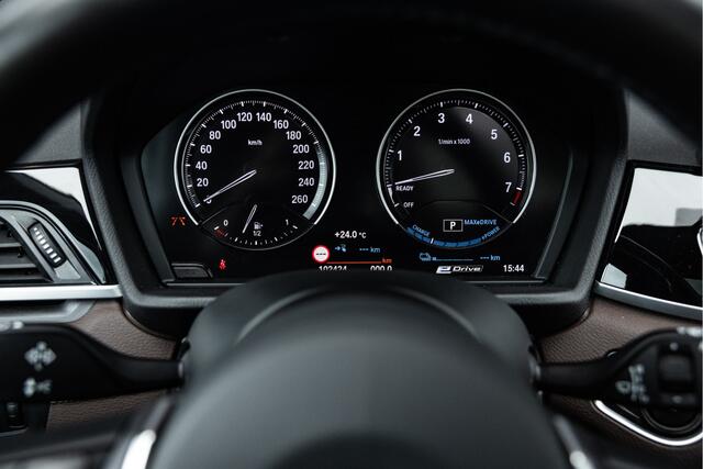 BMW X1 xDrive25e High Executive | Pano | Leder | Head-up