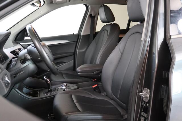 BMW X1 sDrive18i Executive LED koplampen, Navigatie, Cruise Control, Stoelverwarming