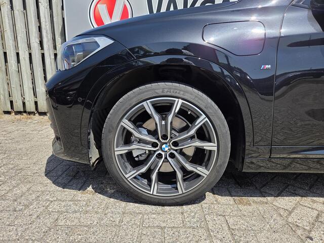 BMW X1 xDrive25e High Executive Edition M Sport 19"/Panoramadak/Elektrische stoel + memory/Adaptieve cruise/Keyless/HiFi/Camera
