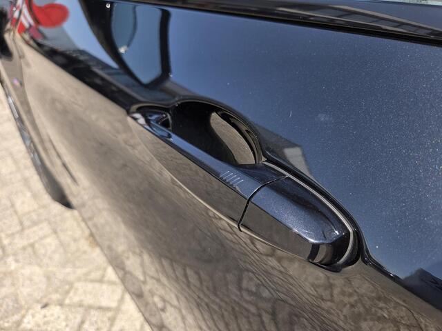 BMW X1 xDrive25e High Executive Edition M Sport 19"/Panoramadak/Elektrische stoel + memory/Adaptieve cruise/Keyless/HiFi/Camera