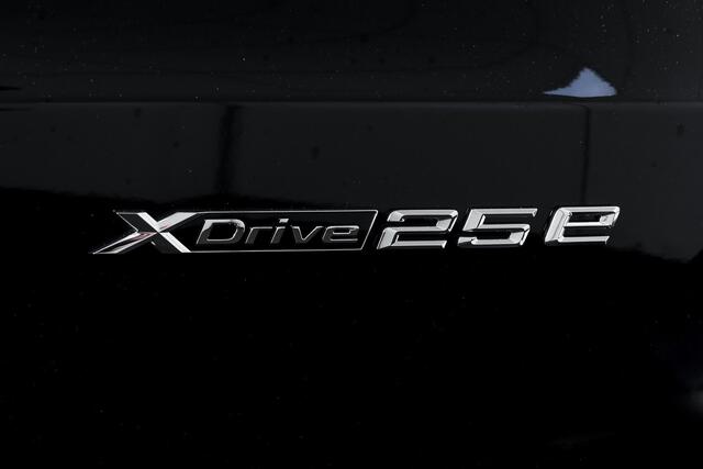 BMW X1 xDrive25e 245 PK | M-Sport | Premium Pack | Cruise | Dig. Cockpit | Stoelverw. | PDC | Camera | NAV+App. Connect | ECC | Elek. Klep | LM 18" | 9072