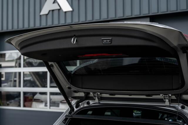 BMW X1 xDrive25e M Sport | Panorama | Shadow | ACC | Camera | Adap. led | Trekhaak | Stoelverwarming | 19 inch |
