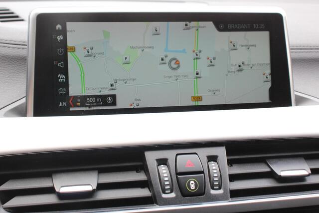 BMW X1 xDrive25e M-Sport PHEV 221pk Shadow Line Climate Control Cruise Control Camera Parkeer sensoren Navigatie Electrische Achterklep