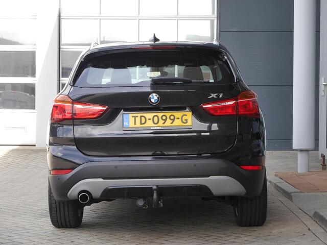 BMW X1 sDrive18i Executive | Automaat | Trekhaak | Camera | Lederen bekleding | Parkeersensoren | Navigatie