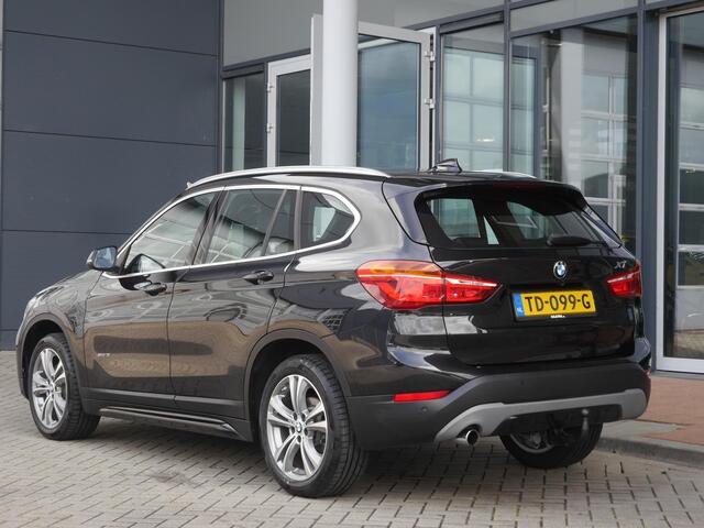 BMW X1 sDrive18i Executive | Automaat | Trekhaak | Camera | Lederen bekleding | Parkeersensoren | Navigatie