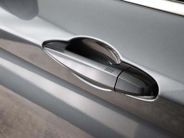 BMW X1 xDrive25i High Executive (Afn. Trekhaak / Pano / H&K / Camera / ACC / Navi)