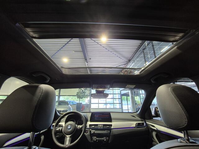 BMW X1 xDrive25e High Executive M-Sport | Panorama | HUD | Navigatie | Stoelverwarming
