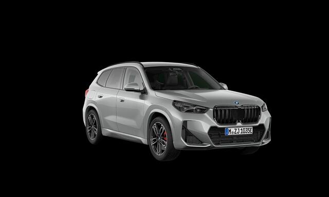 BMW X1 xDrive25e M Sport Pro , 360 camera, 19", massage, HUD, ACC, adap-LED, keyless, NP68k