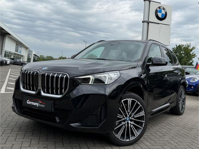 BMW X1 xDrive30e 326pk M-Sport Pano Tr-Haak H&K Zetels+Memo 20-Inch