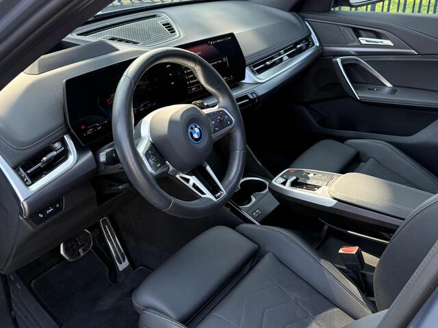 BMW X1 xDrive25e M SPORT | PANORAMA | TREKHAAK | LEDER | HEAD UP | ELEKTR. STOELEN |