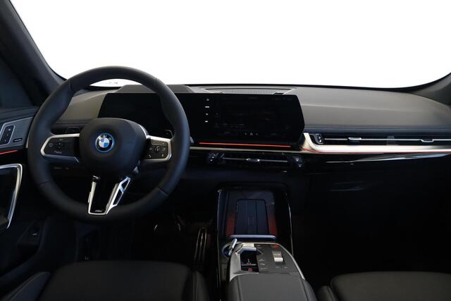 BMW X1 xDrive25e | M Sportpakket Pro | Harman/Kardon | Panoramadak | Driving Assistant | Trekhaak